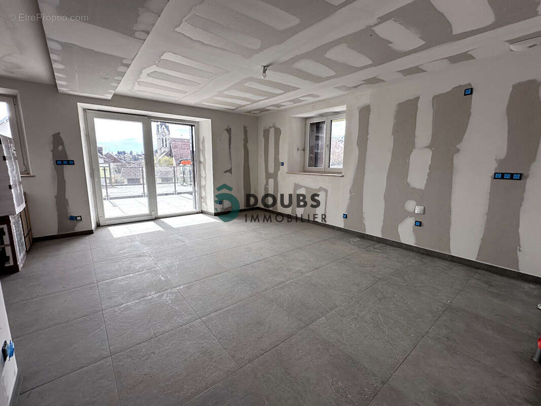 Appartement à ORCHAMPS-VENNES