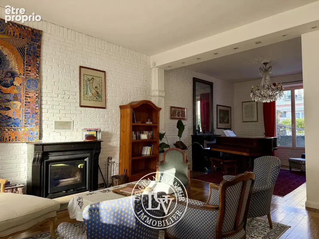 Fontainebleau – élégante maison bourgeoise de 227 m² avec jardin, véranda et garage - photo 11