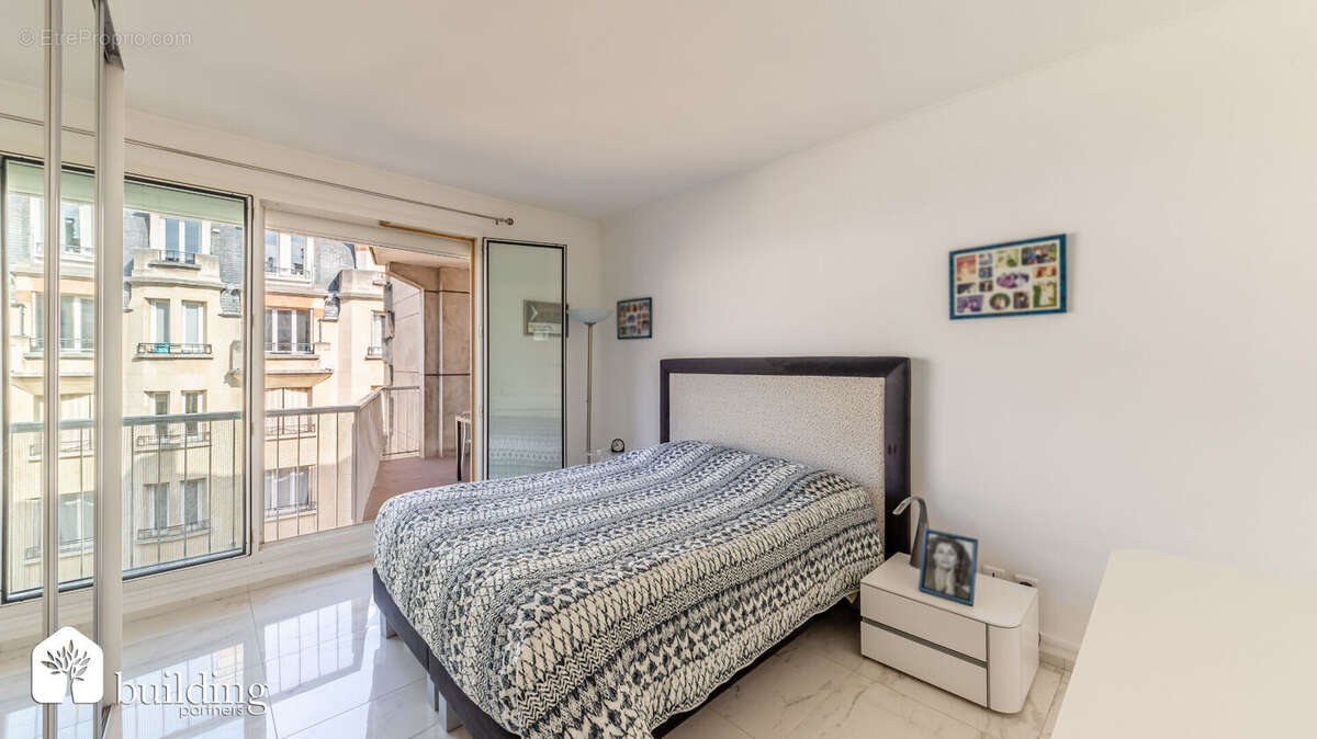 Appartement à PARIS-17E