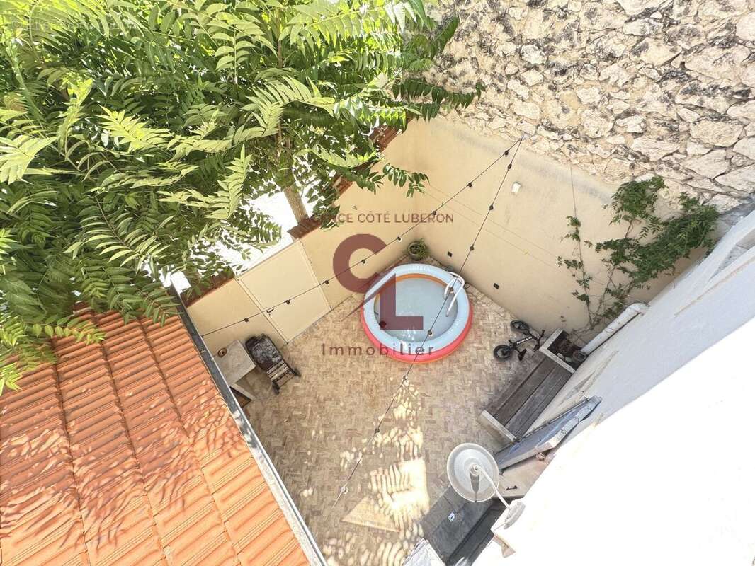 Cour vue du 1er étage - Maison à CAVAILLON