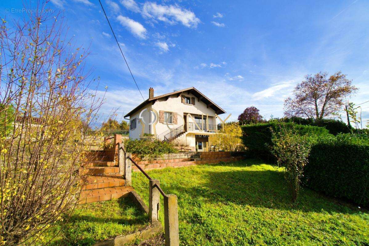 Maison à JASSANS-RIOTTIER