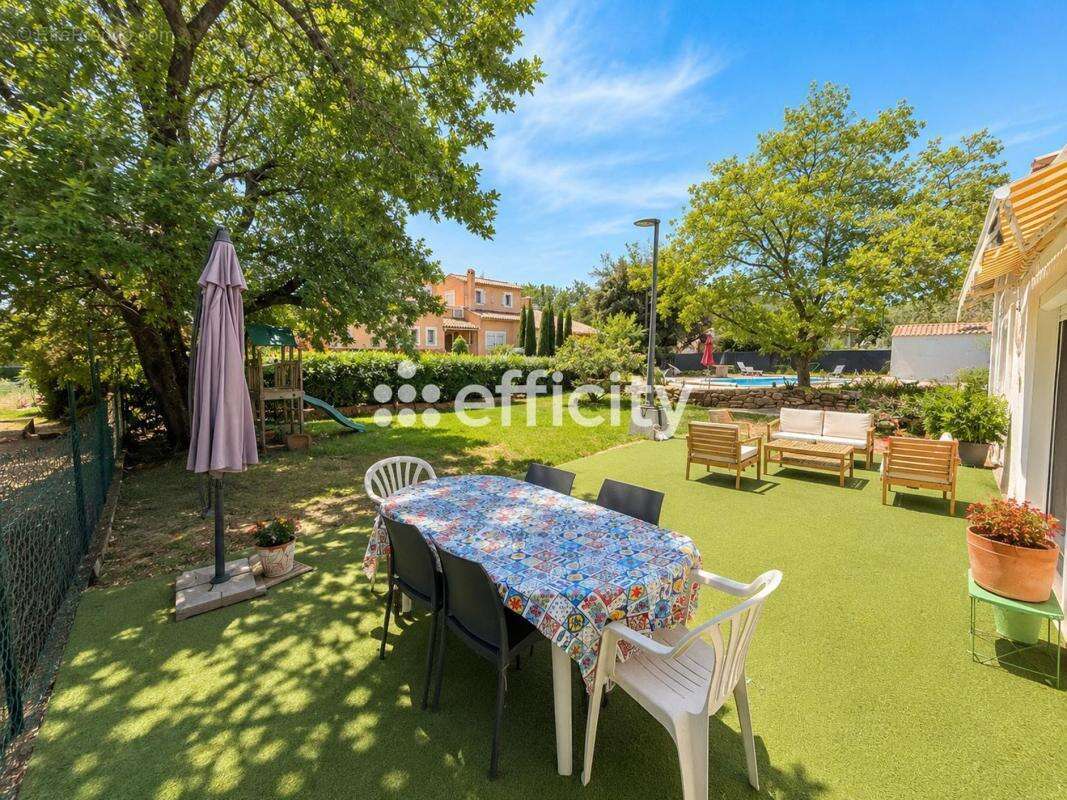 Maison 153 m² à Saint-Maximin-La-Sainte-Baume  - photo 17