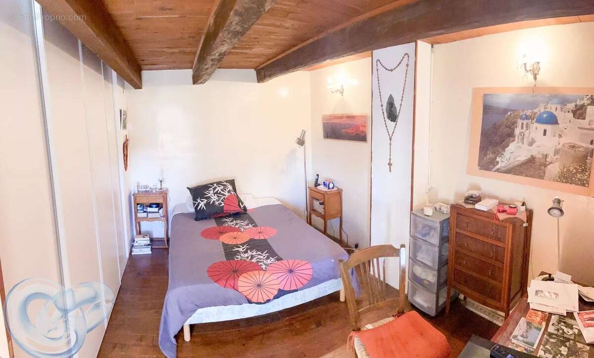 Maison à LES OMERGUES