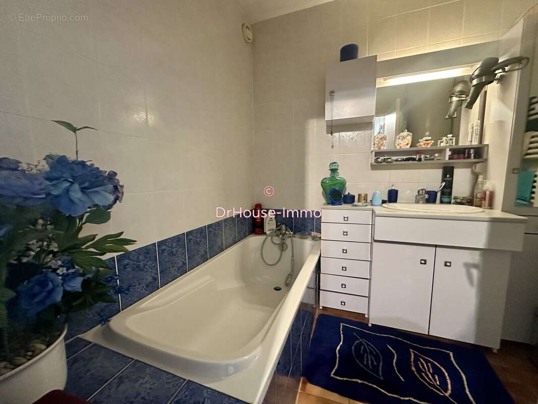 Appartement 67 m² à Valence  - photo 17