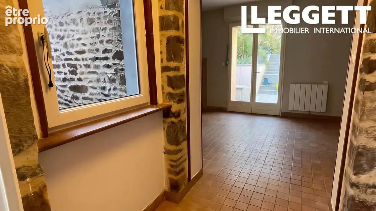 Charmante maison de bourg de 98 m² avec trois chambres et un joli jardin à Saint-Lô-d’Ourville - photo 7