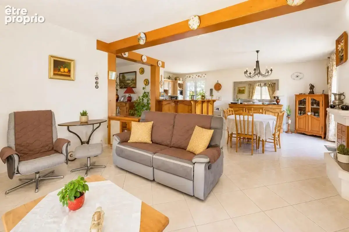 Maison de 7 pièces de 176 m² à Nouans-les-Fontaines - photo 3