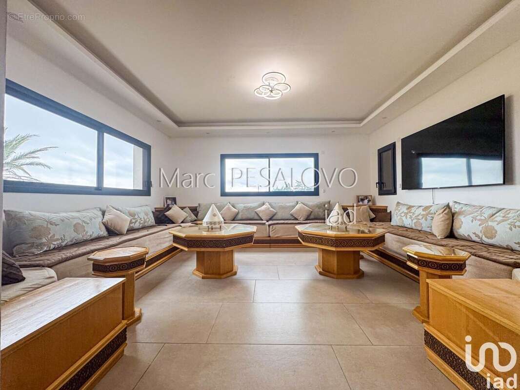 Photo 7 - Commerce à TORREILLES