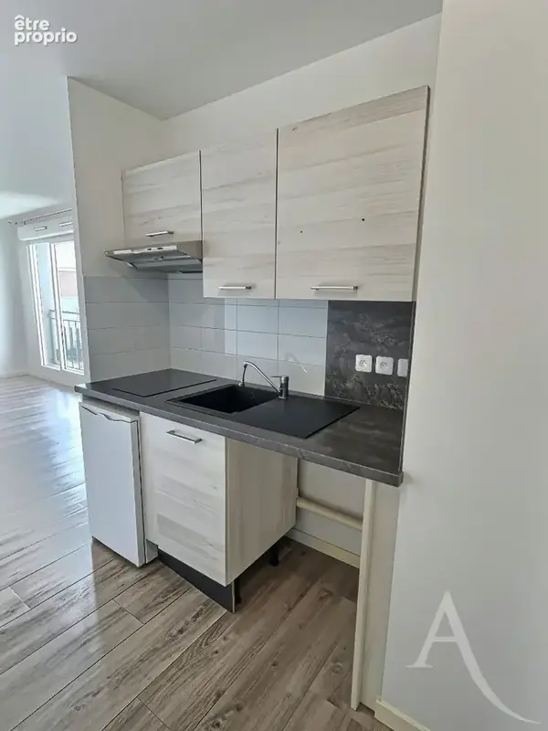 Appartement 1 pièce 28.40 m2 avec place de parking en sous-sol - THIAIS résidence récente - photo 7