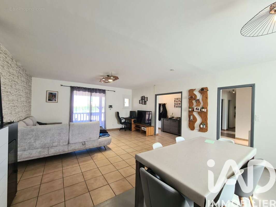 Maison 97 m² à La Ville-Dieu-Du-Temple  - photo 4