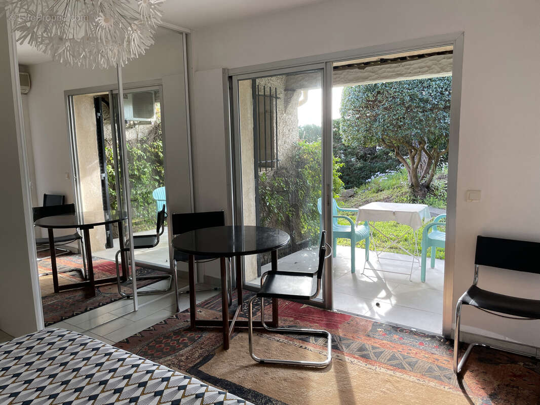 Maison à BORMES-LES-MIMOSAS