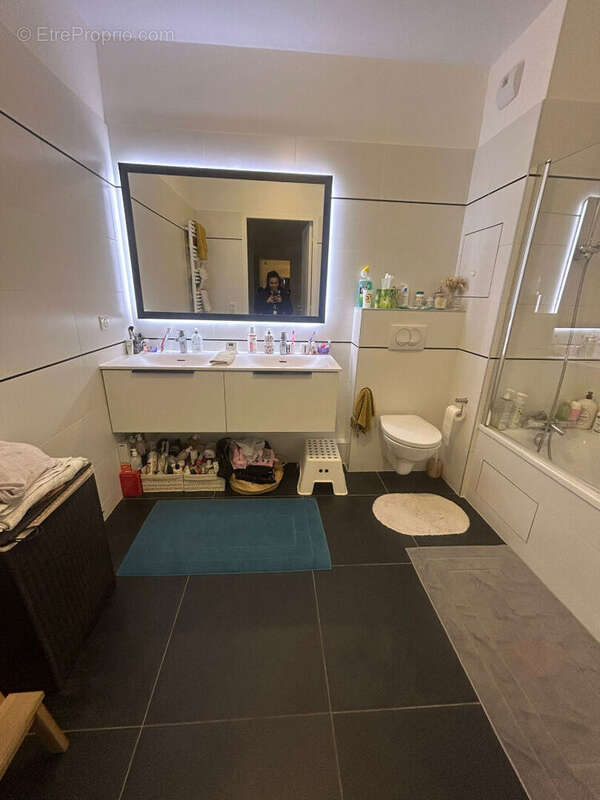 Appartement à COURBEVOIE