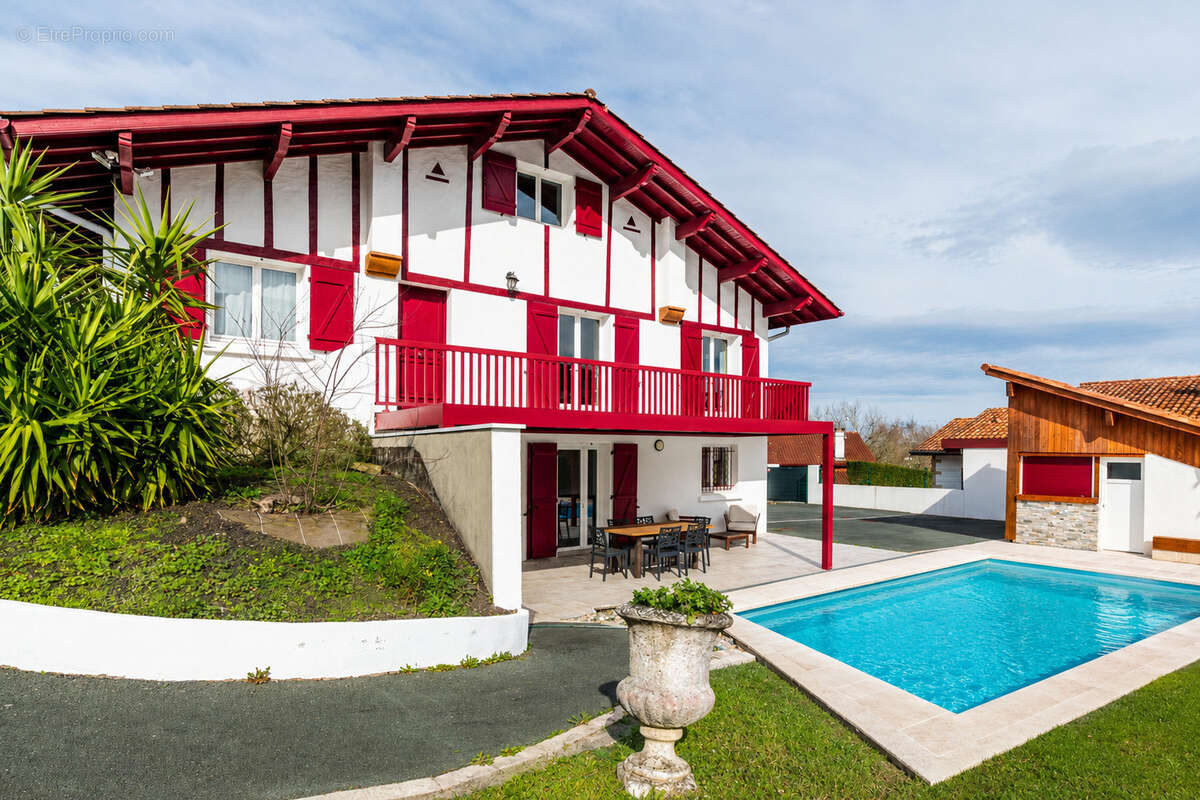Ascain   Maison avec piscine au pied de la Rhune - photo 2