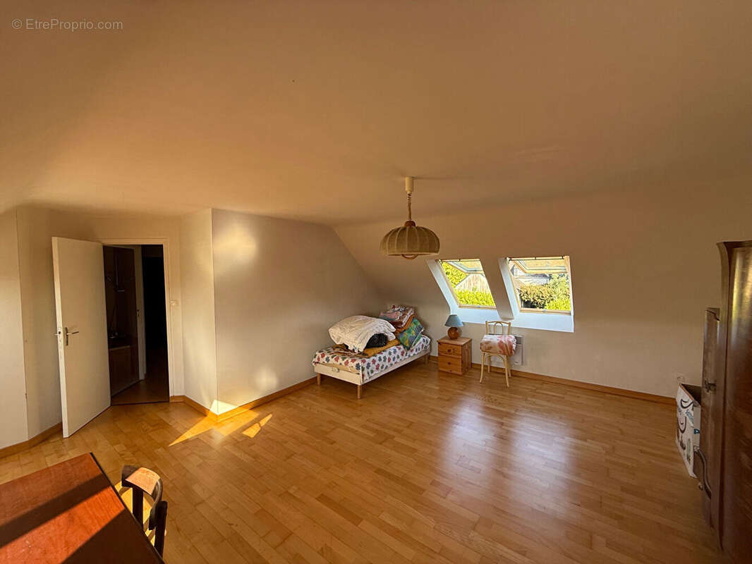 A vendre. CARANTEC. Grande maison entre bourg et port. - photo 11