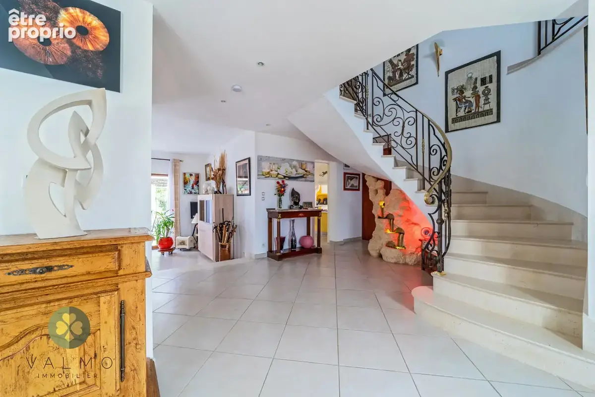 Maison 260 m2 avec piscine couverte - photo 7
