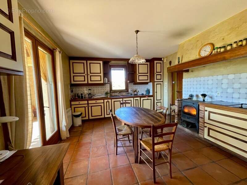 Maison à SAINT-SATURNIN-LES-APT