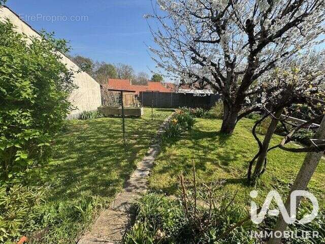 Maison 92 m² à Floirac  - photo 4