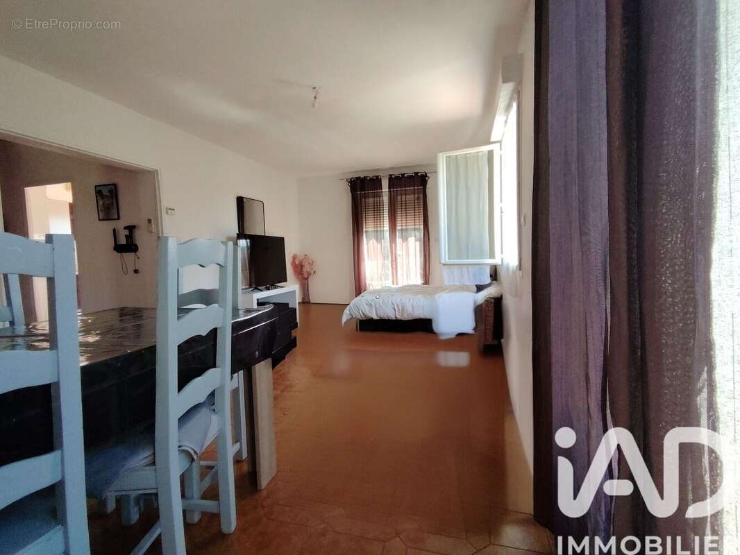 Maison 130 m² à Saint-Gilles  - photo 7