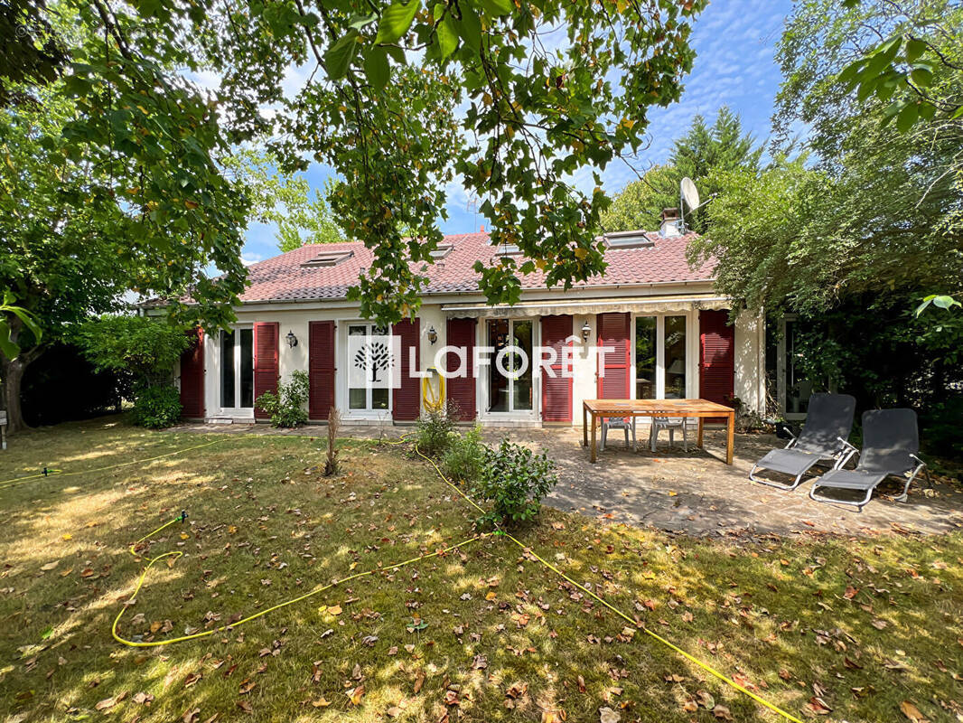 Maison à MENNECY