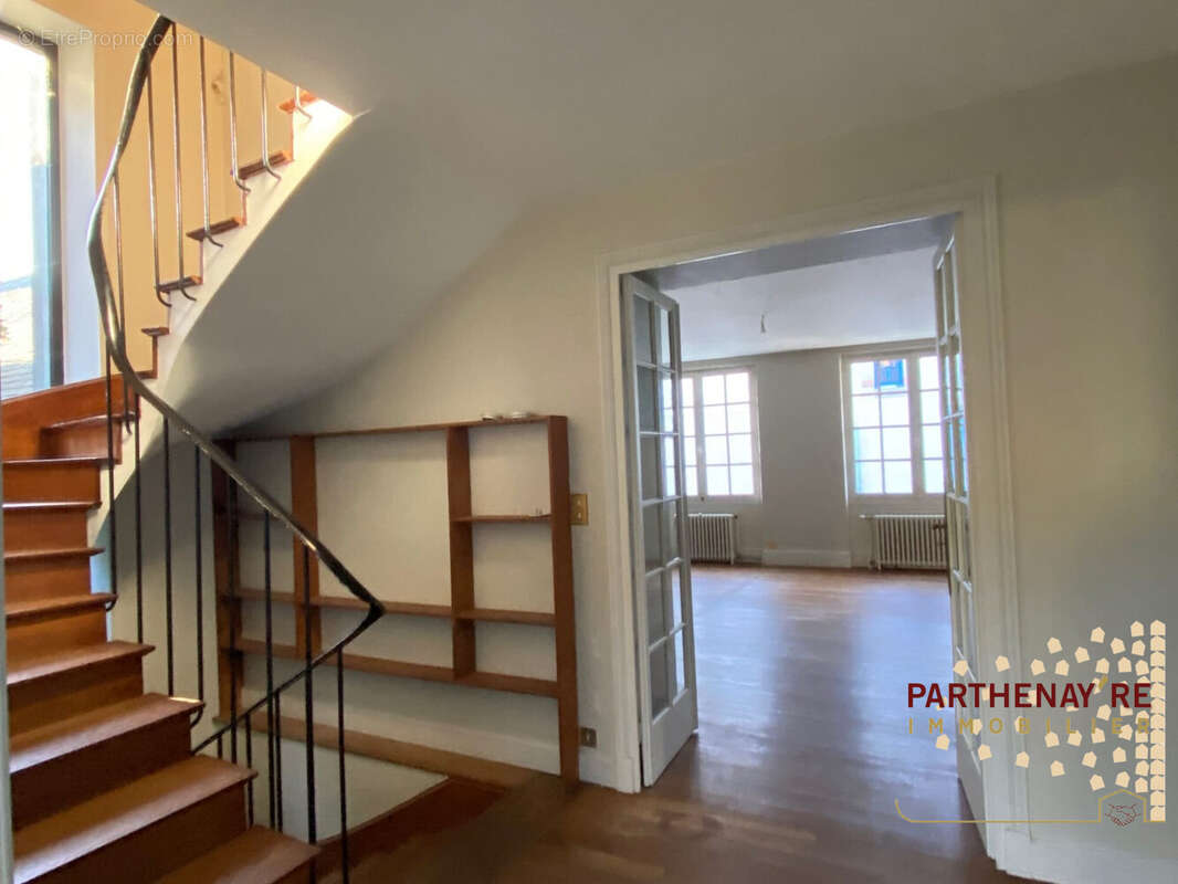 Maison à PARTHENAY