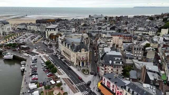 Commerce à TROUVILLE-SUR-MER