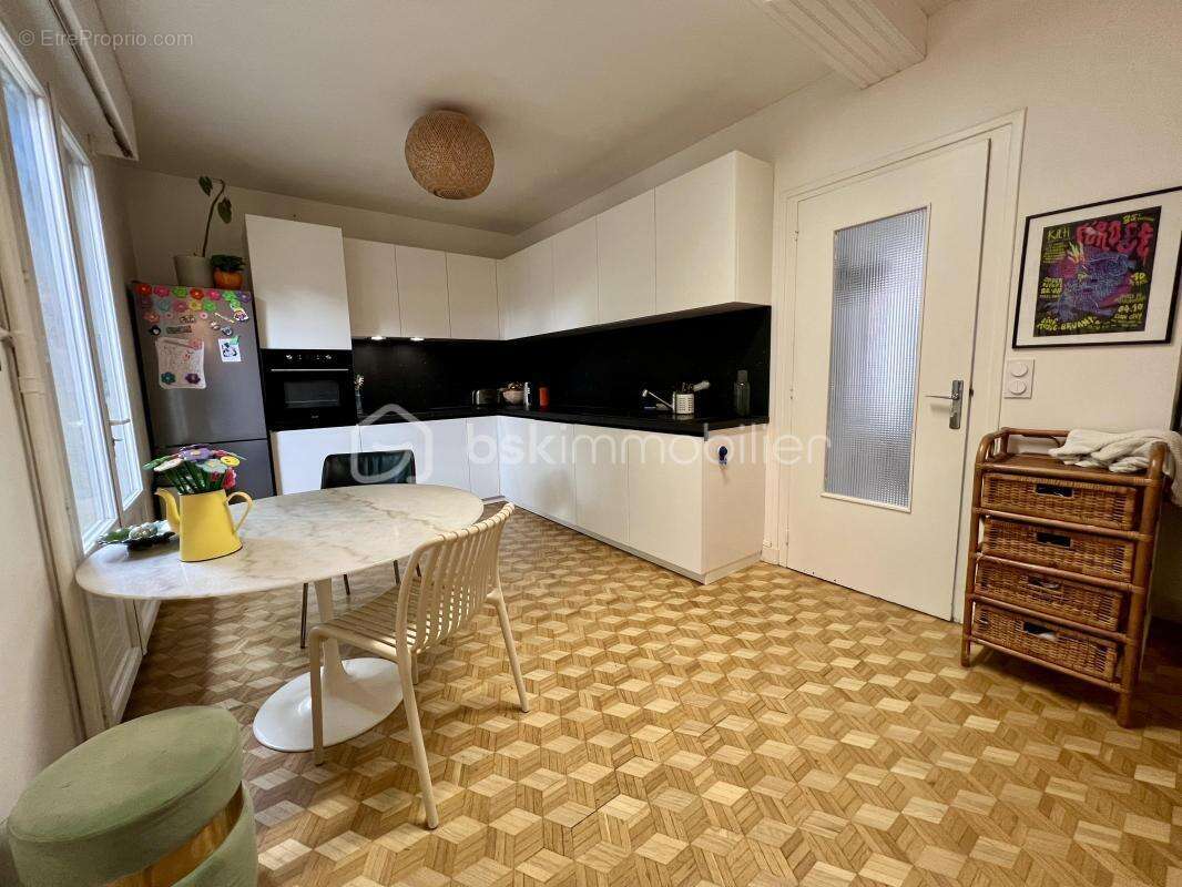Maison des années 1930 pleine de charme avec dépendances et fort potentiel professionnel ou locatif - photo 5
