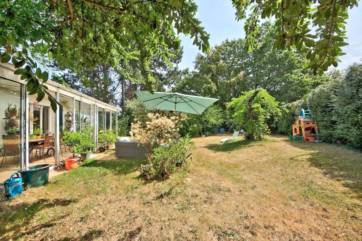 Maison 207 m² à Plaisir  - photo 2