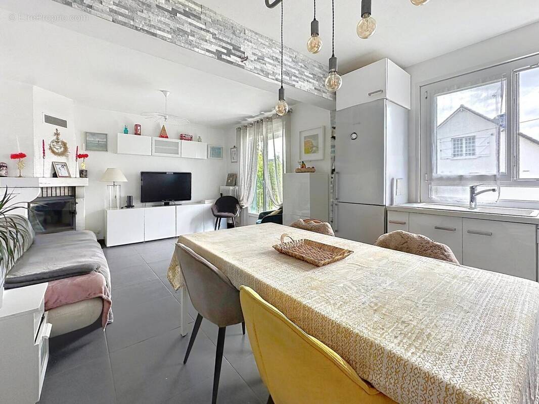 Photo 1 - Maison à VERT-LE-PETIT