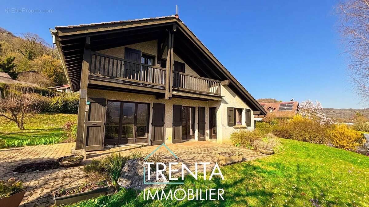 Maison à SAINT-ETIENNE-DE-CROSSEY