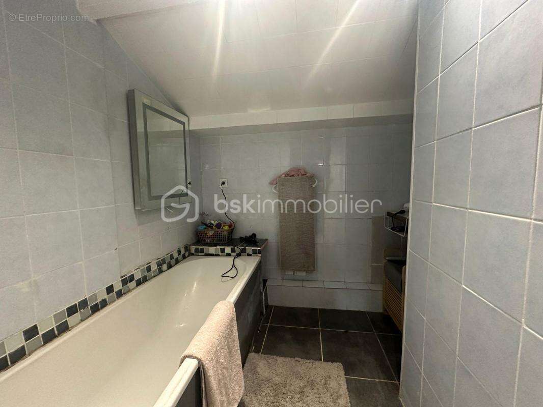 Maison à VARENNES-SUR-SEINE