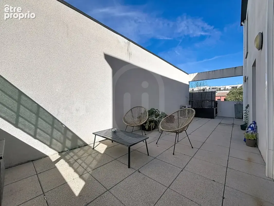 SAINT-JEAN DE VEDAS - DUPLEX de 82 m² avec deux terrasses - photo 2