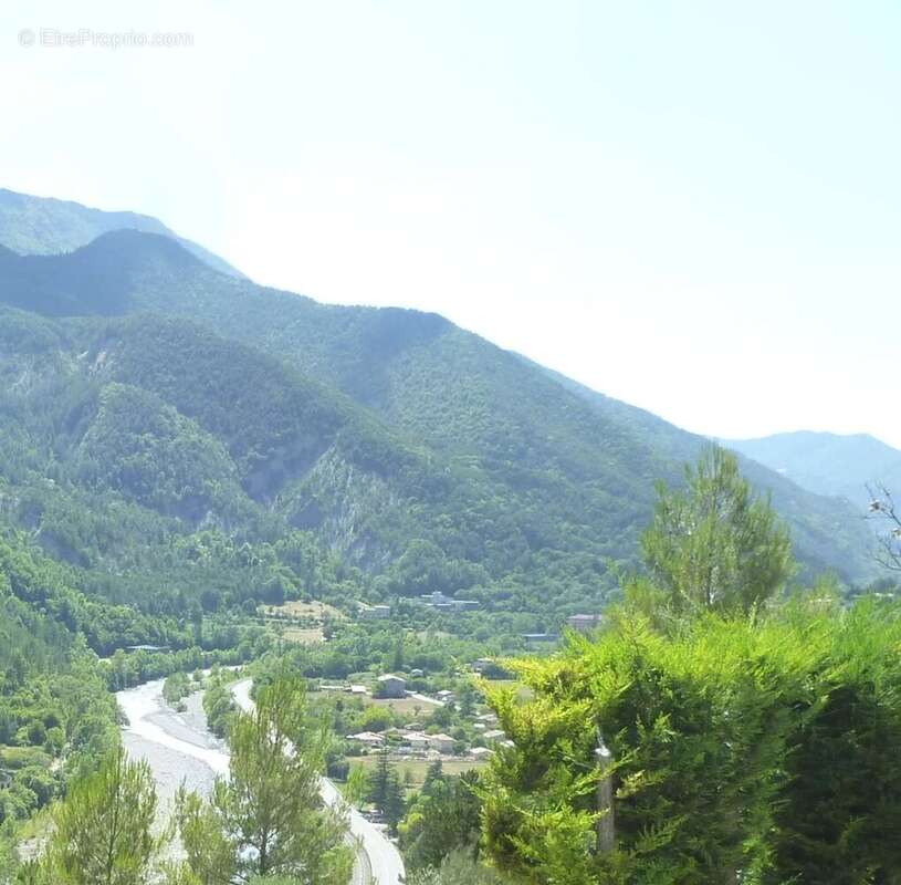 Maison à PUGET-THENIERS