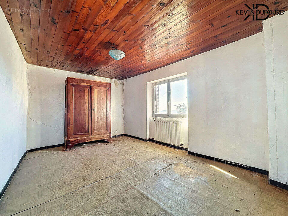 Maison de village 115m² avec une cour intérieure à LES VANS - photo 7