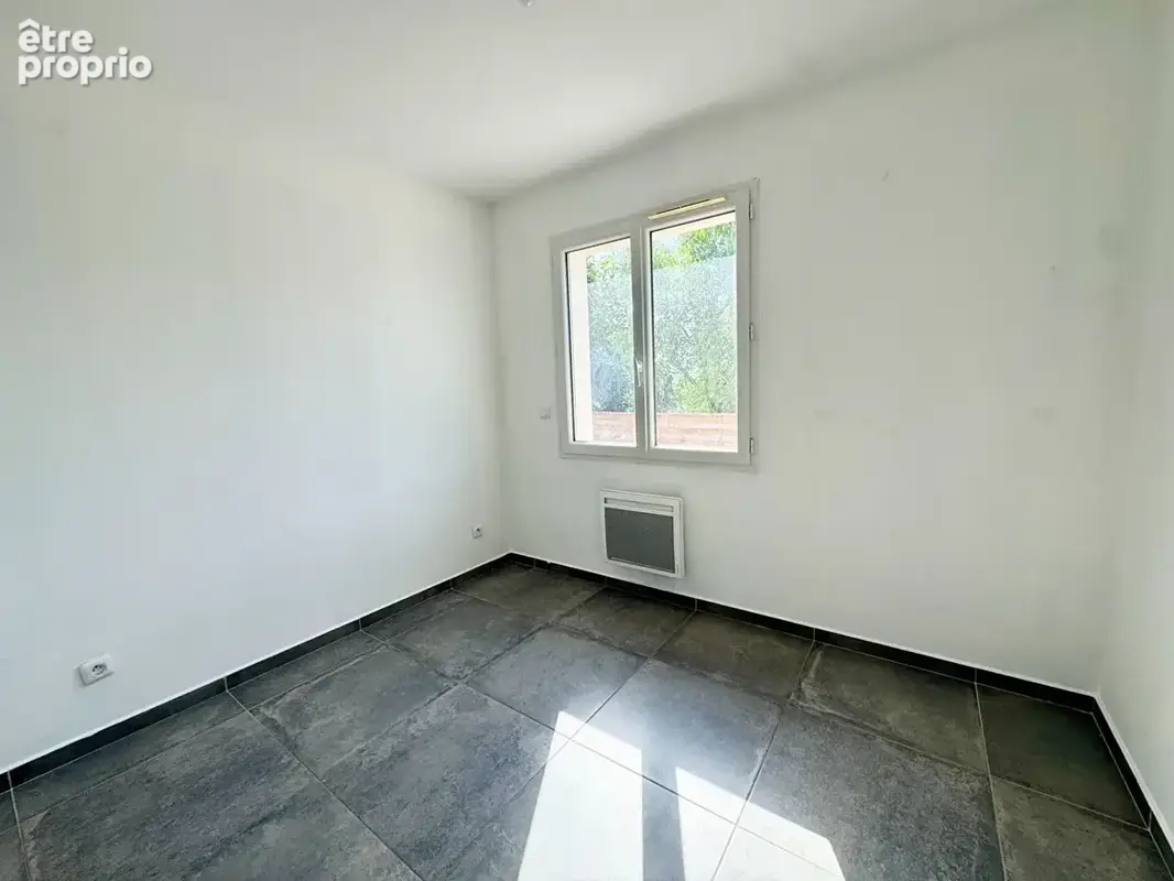 Villa  plain-pied - 4 pièces + garage - GONFARON - photo 8