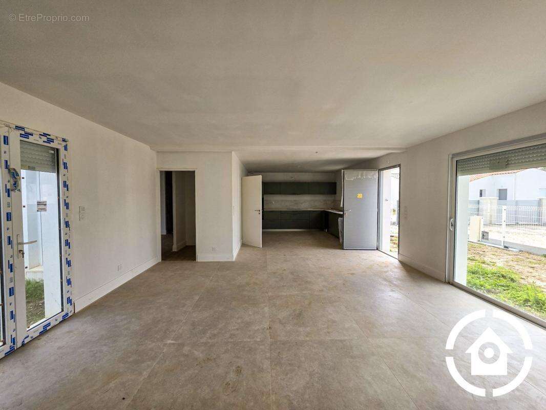 Maison neuve moderne avec garage et jardin - Breuillet - photo 7