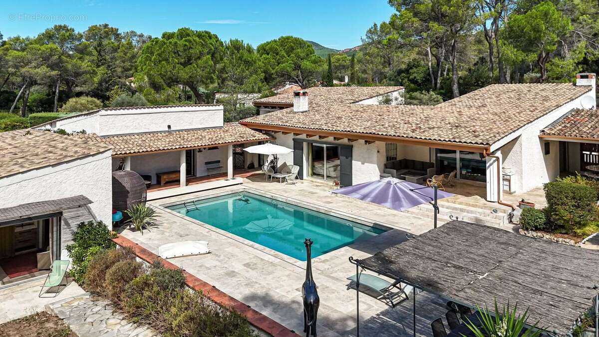 Maison à PUGET-SUR-ARGENS