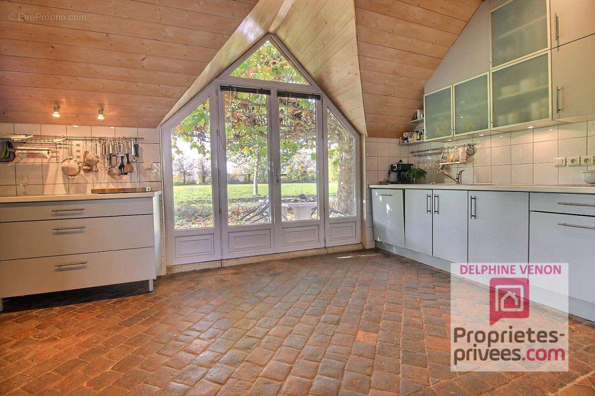 Exclusivité - Propriété avec beaucoup de cachet proche de Tigy ; Longère, Ecuries, piste d'entrainement, prés, bois et plan d'ea - photo 5