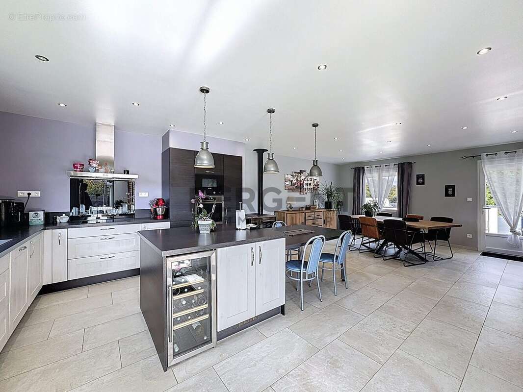 Maison à VIVIER-AU-COURT