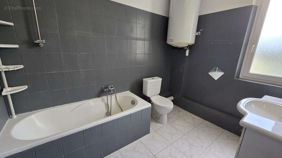 Maison à LE CASTELLET