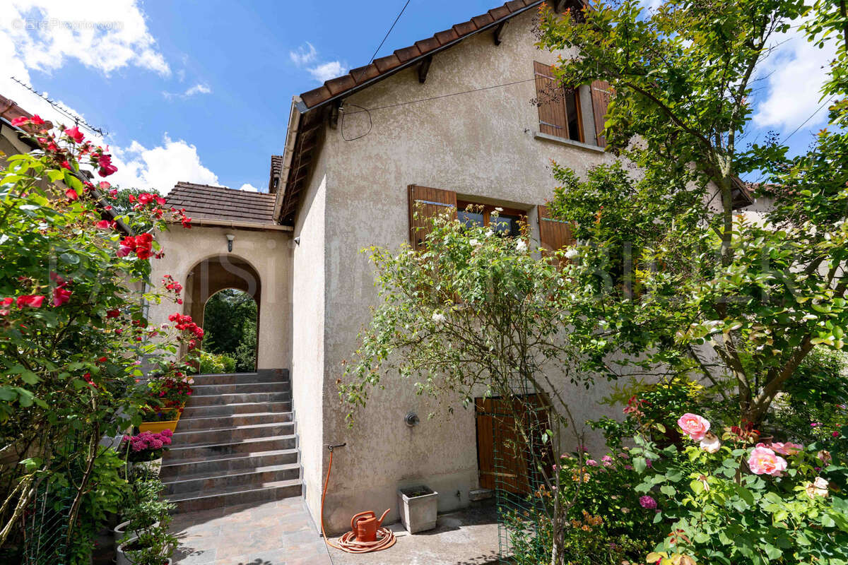 Maison à MONTIGNY-LES-CORMEILLES