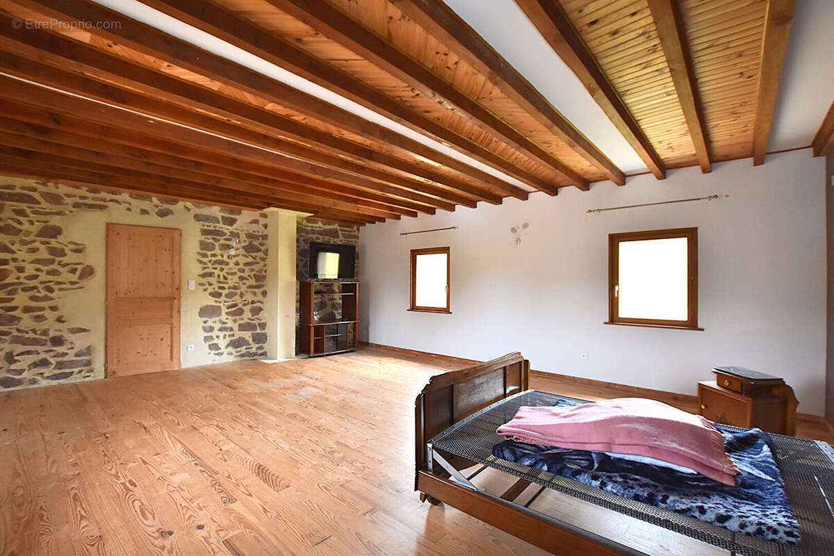Maison à SAINT-MARTIN-D'ESTREAUX
