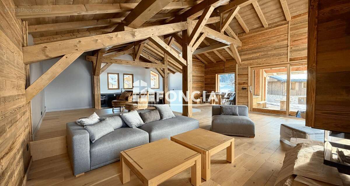 L’élégance alpine en pied de pistes : superbe chalet 4 chambres à Crest-Voland - photo 2