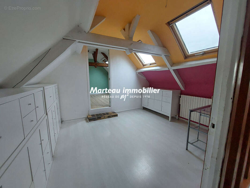 Maison à SAINT-BIEZ-EN-BELIN