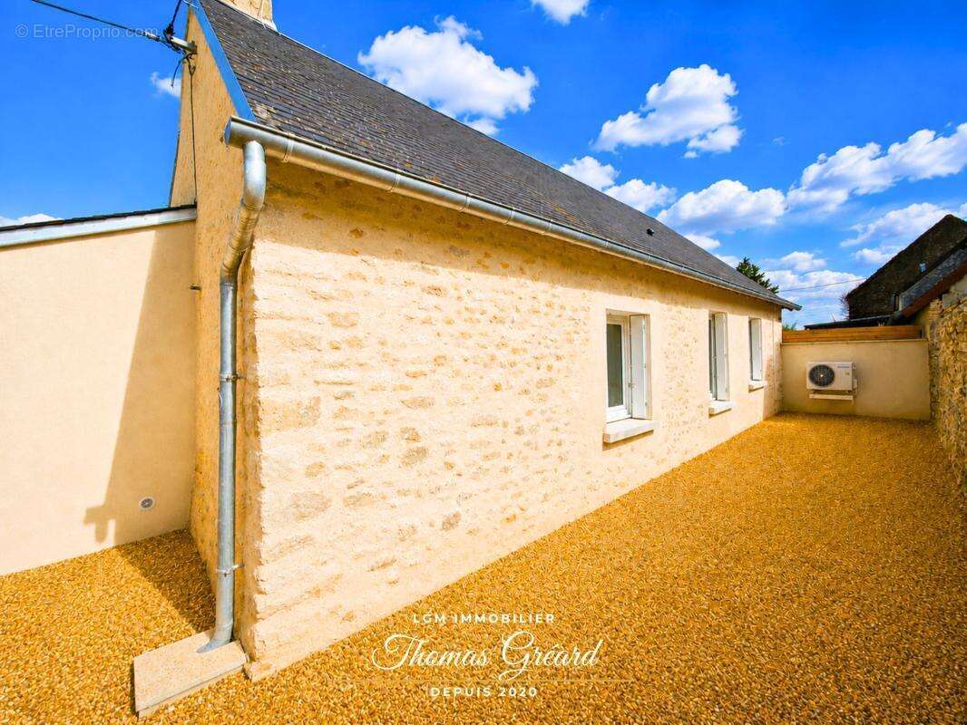 Maison en pierre rénovée avec 2 chambres, jardin et vie de plain-pied à Ouzouer-le-Doyen - 15 minutes de Châteaudun - photo 10