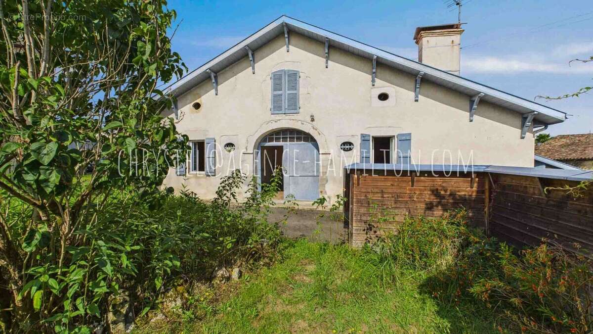 Ancienne maison Landaise divisée en 3 logements indépendants, avec jardins privatifs. - photo 11