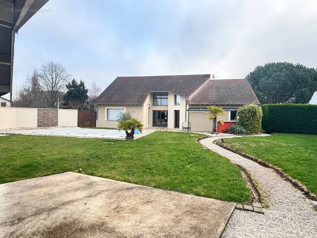 Maison à BRANGES
