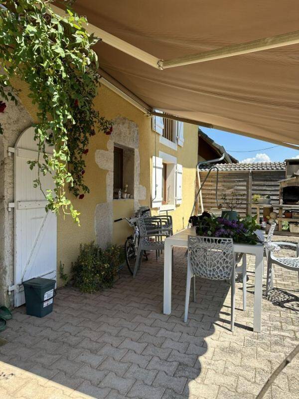Maison à MOYE