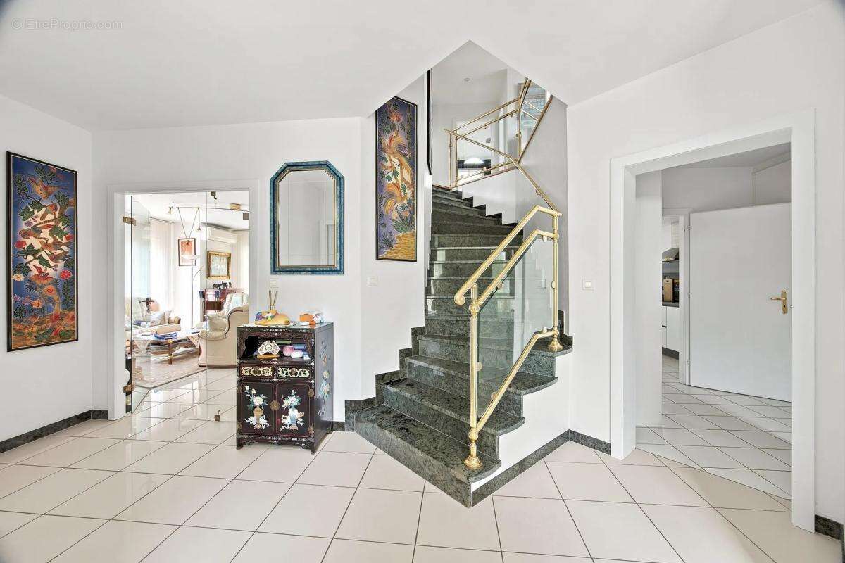 Villa d’architecte - 240 m² - piscine intérieure - - photo 14