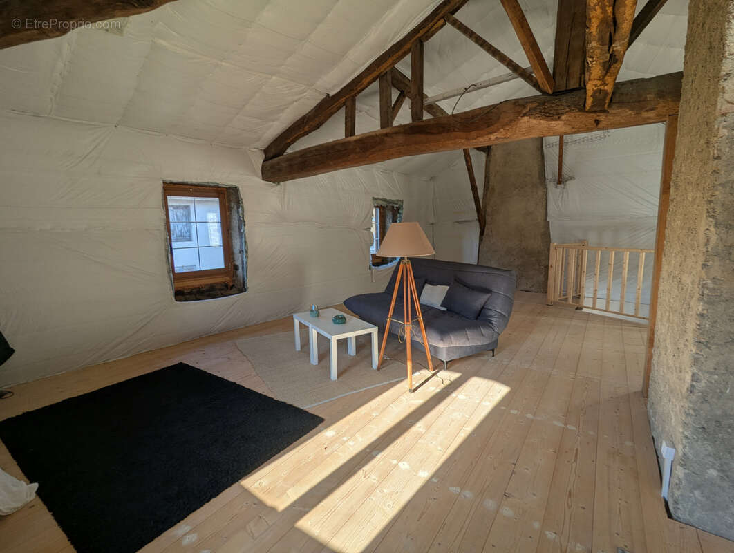 Maison à OLLIERGUES