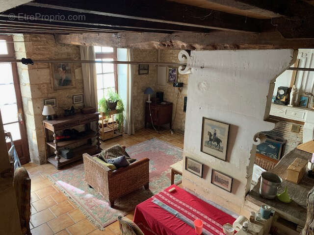 Maison à SAINT-THOMAS-DE-CONAC