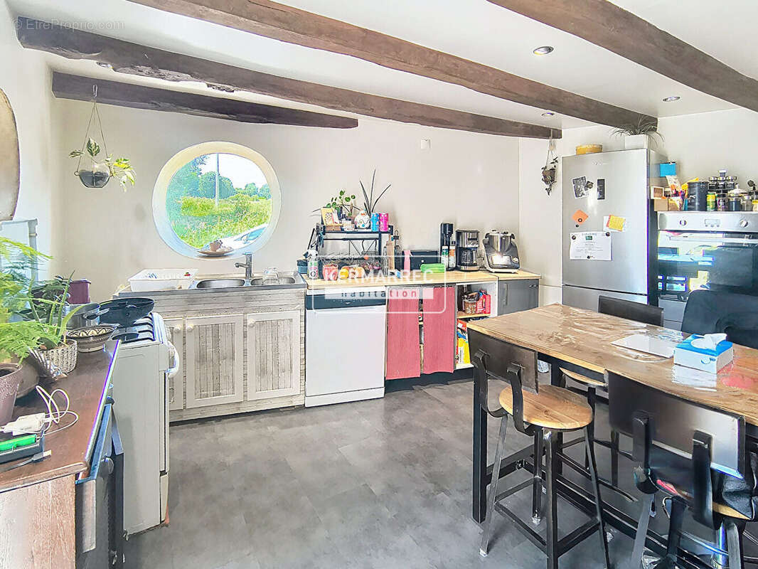 Maison à MONTREUIL-LE-GAST